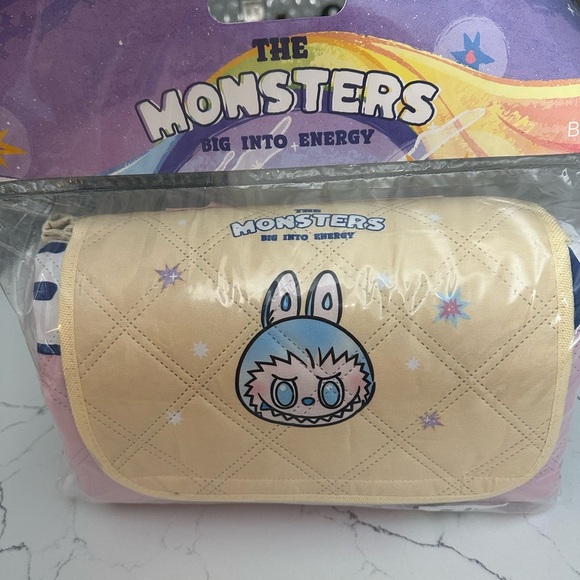 Labubu Blanket limited edition folded NWT - Picture 2 of 6